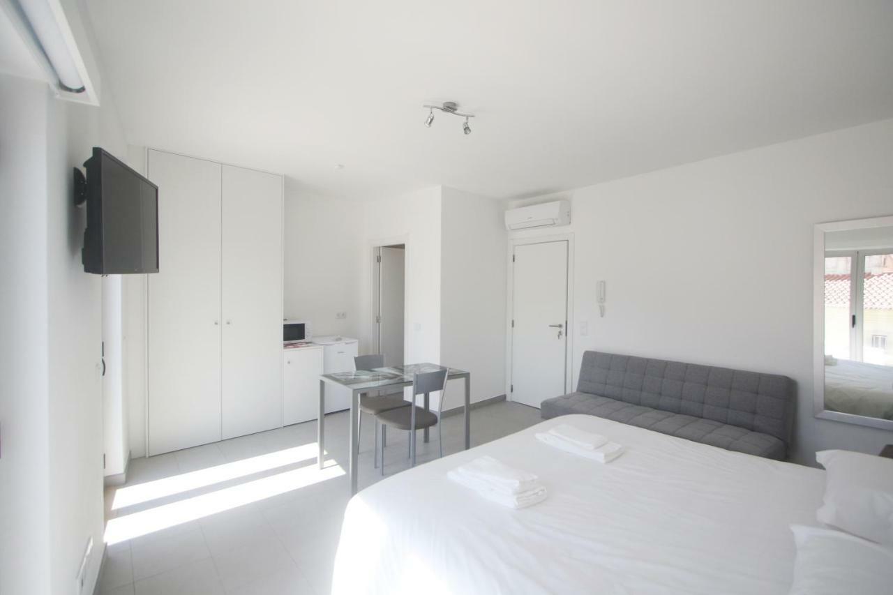 Guest House Lovely Swan Lagos Bagian luar foto