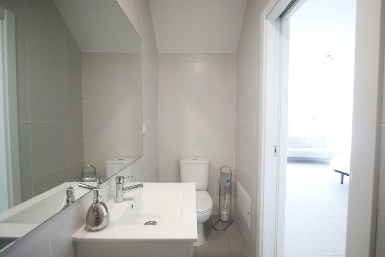 Guest House Lovely Swan Lagos Bagian luar foto